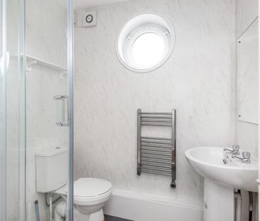 House to rent - Photo 5