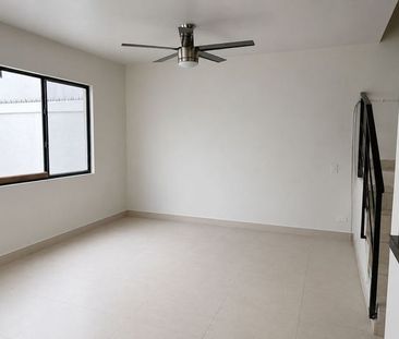 Casa de 150 m² con 3 Recámaras en Renta en Valle de Cumbres - Photo 2