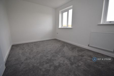 3 bedroom detached house to rent - Photo 4