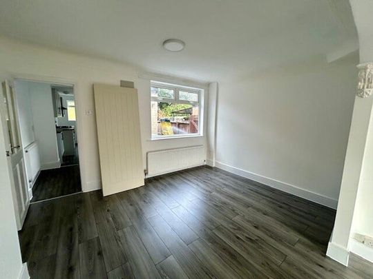 Patrica Avenue, Birkenhead - Photo 1