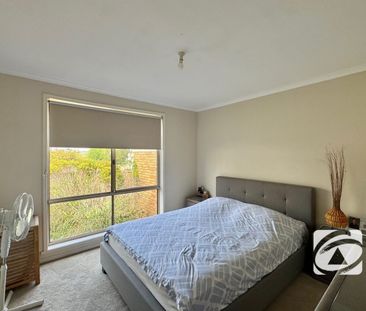 WELL PRESENTED TWO BEDROOM UNIT - Photo 4