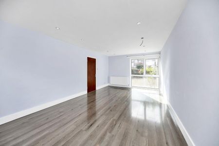 3 bedroom end of terrace house to rent - Photo 3