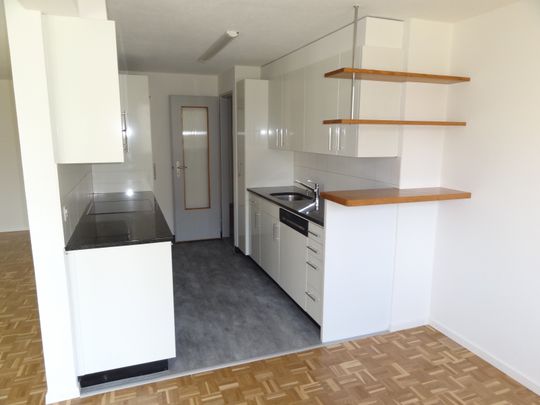 Lichtdurchflutete Wohnung – Wohnen in zentraler und grüner Umgebung - Foto 1