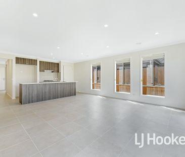 Comfort & Convenience in a Prime Officer Location - Photo 5