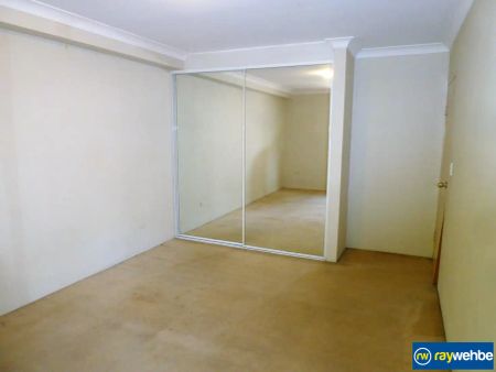 “Spacious 2-Bedroom Apartment in the Heart of Merrylands” - Photo 5