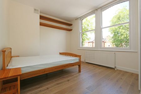 3 Bed Flat, Christchurch Road, SW2 - Photo 3