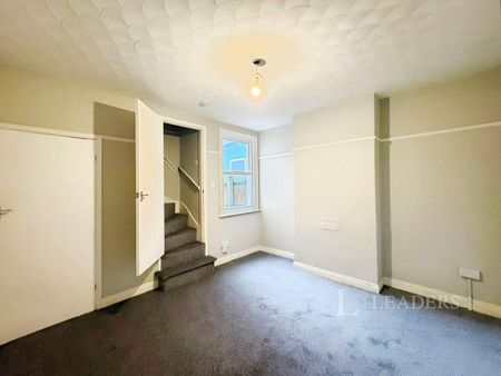 2 bedroom terraced house to rent - Photo 5