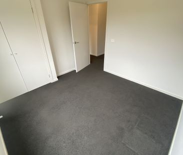 Position And Lifestyle Perfection! - Photo 1