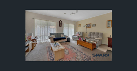 Charming home! - Photo 2