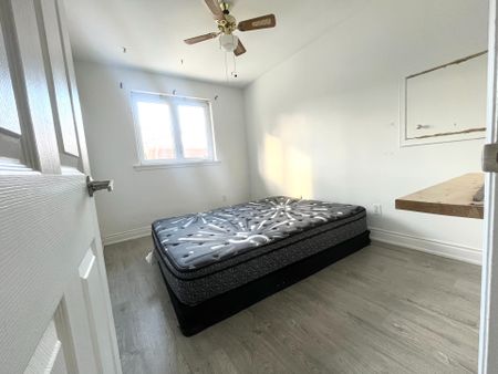 For Lease - 15 Pylon Place, Toronto, Ontario - Photo 4