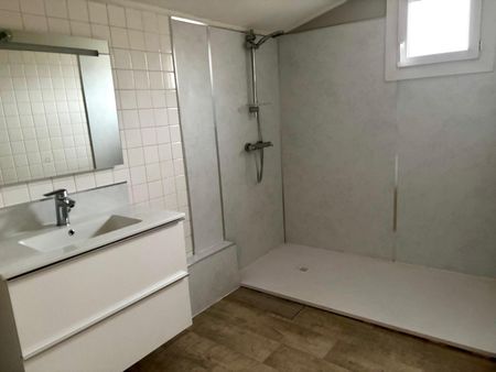 Location Appartement 2 pièces 48m² VALS LES BAINS 07600 - Photo 3