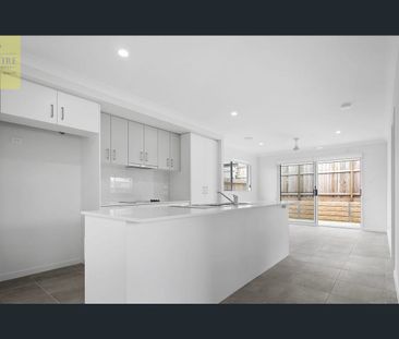 Beautiful Family Home at 6 Georgina Street, Flagstone – Modern Livi... - Photo 5