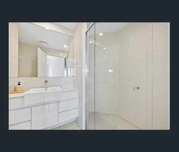 13/101 Pohlman St, Southport, Qld 4215 - Photo 1