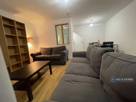 5 bedroom semi-detached house to rent - Photo 1