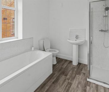 2 bedroom semi-detached house to rent - Photo 3