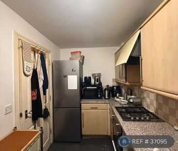 3 bedroom end of terrace house to rent - Photo 5