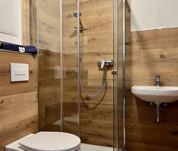 Modern, hell und bereit für Sie! Sanierte 1-Raum Wohnung - barriere... - Photo 2