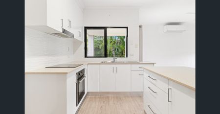 Gated Lakeside Villa - Photo 2