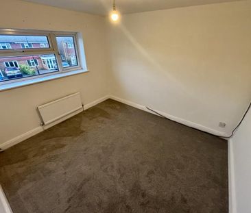 Rotherham Road Whitmore Park Coventry - Photo 2