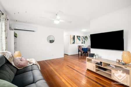 Aircon Spacious Highset Home with Dual Living Potential on Corner Block - Photo 2