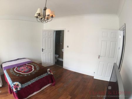 6 bedroom terraced house to rent - Photo 3