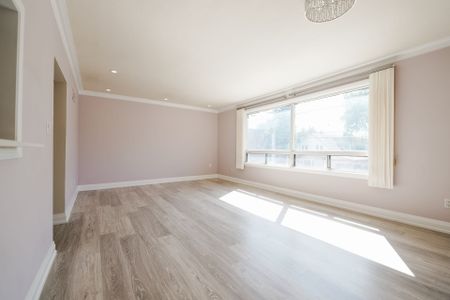 For Lease - 11 Mississauga Road Unit# Upper, Mississauga, Ontario - Photo 3