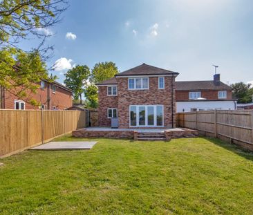 4 bedroom detached house to rent - Photo 1