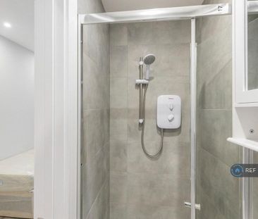 Studio to rent - Photo 6