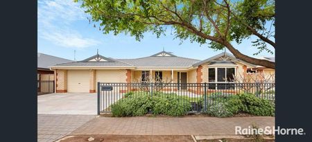 Large Family Home with Heating and Cooling - Photo 4