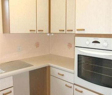 1 bedroom retirement property to rent - Photo 3