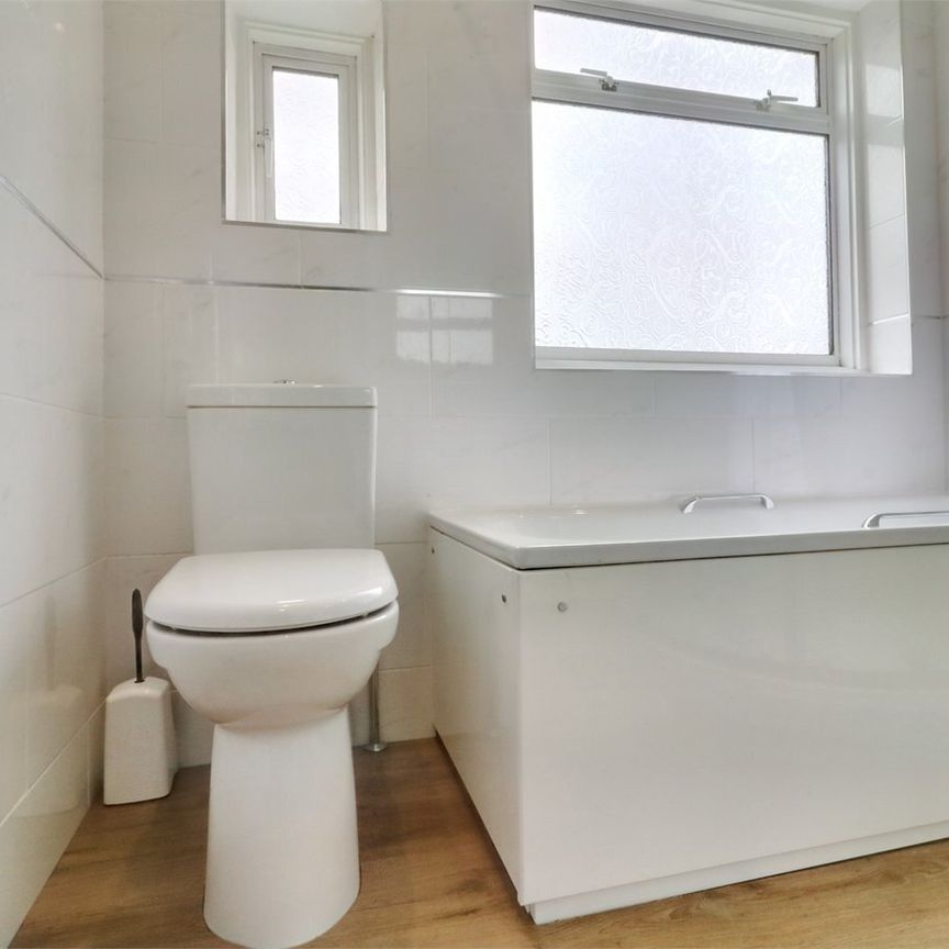 Girton Avenue, Kingsbury, NW9 - Photo 1