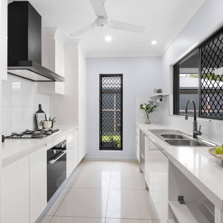 MODERN STYLED FAMILY HOME - Photo 1