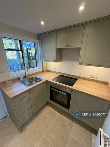 2 bedroom terraced house to rent - Photo 3