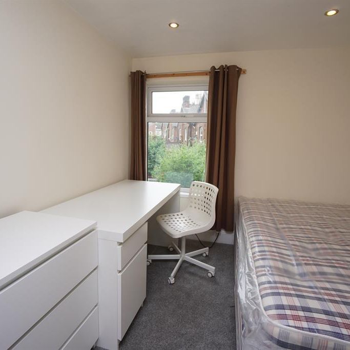 1 bedroom private hall to rent - Photo 1