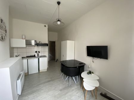 STUDIO MEUBLE NIORT -CENTRE VILLE - Photo 2