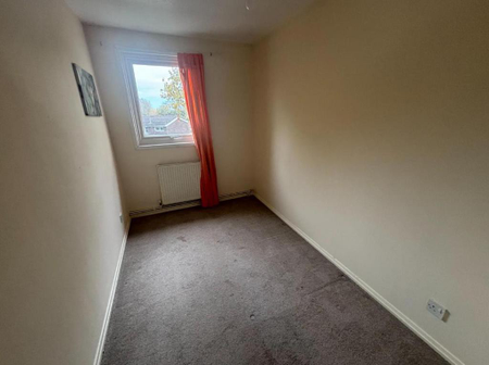 3 bedroom end of terrace house to rent - Photo 4