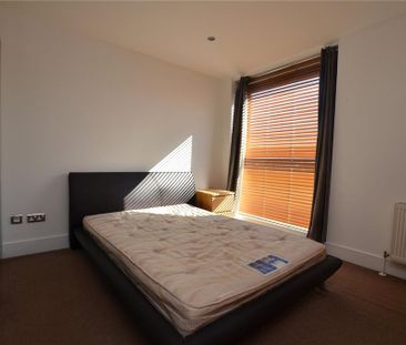 3 bedroom flat to rent - Photo 6