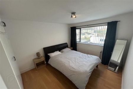 Room 1, 10 Hollyvale, Newtownabbey, BT36 5NG - Photo 5