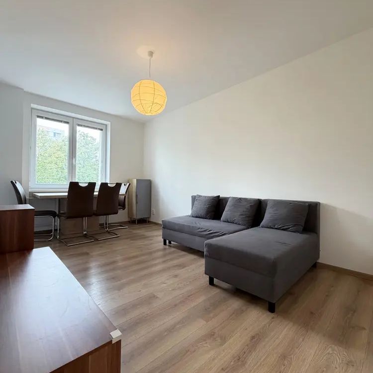 Pronájem moderního bytu 2+kk s lodžií a výhledem do zeleně, Ostrava - Poruba - Фото 1