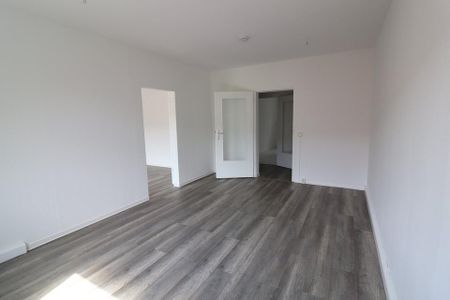 Schöne 2 Zimmer- Wohnung mit Balkon und Stellplatz in Chemnitz Reichenbrand - Photo 3