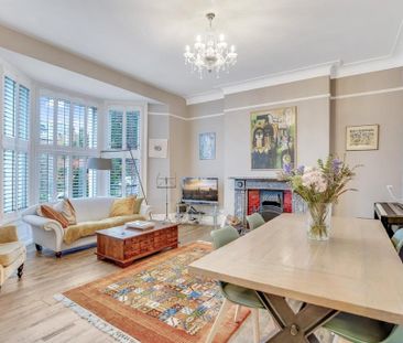 3 bedroom flat to rent - Photo 1