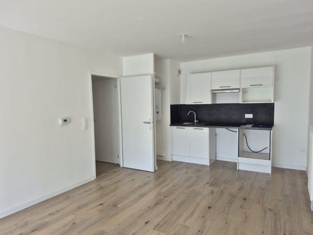Location Appartement 3 pièces 58m² LENS 62300 - Photo 2