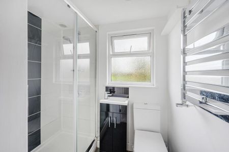 3 bedroom end of terrace house to rent - Photo 3