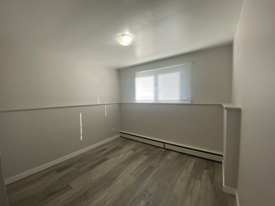 Sorrento Manor - Photo 1