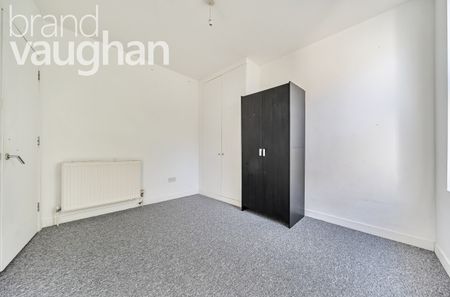 3 bedroom maisonette to rent - Photo 2