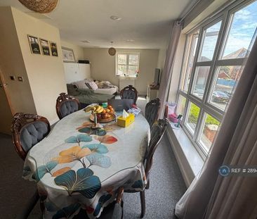 3 bedroom flat to rent - Photo 1