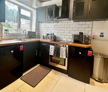 House share to rent - Photo 3