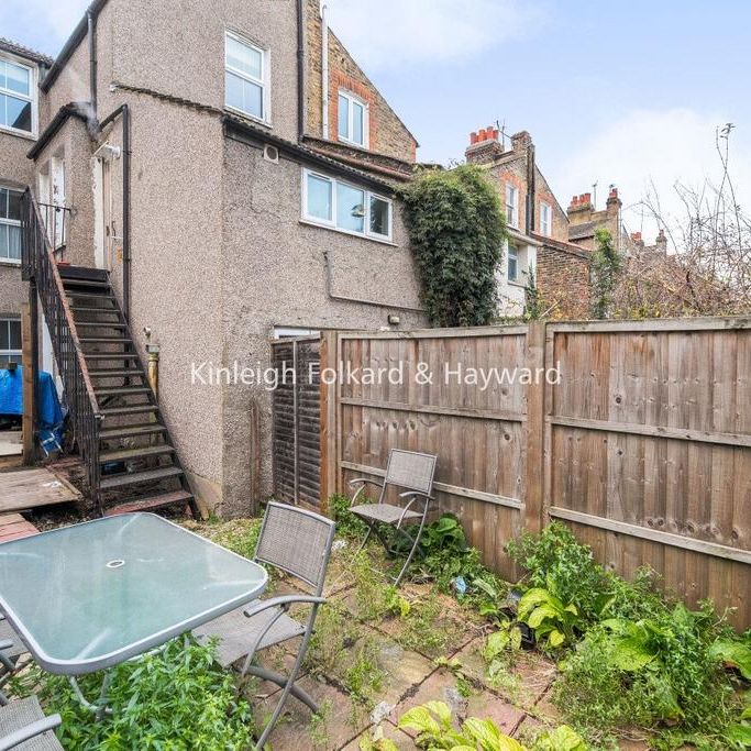 4 bedroom property to rent - Photo 1