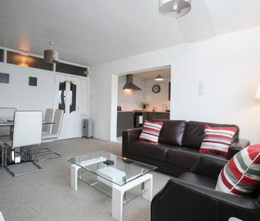 3 Bed Maisonette, Pentland Road, G43 - Photo 2