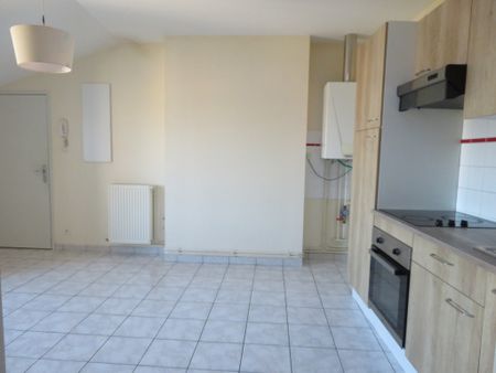 Location Appartement 2 pièces 34m² LE DORAT 87210 - Photo 2